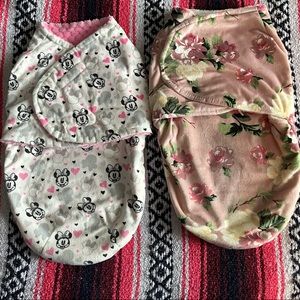 Blankets & Beyond And Minnie Mouse Bundle Swaddle Bag Blanket